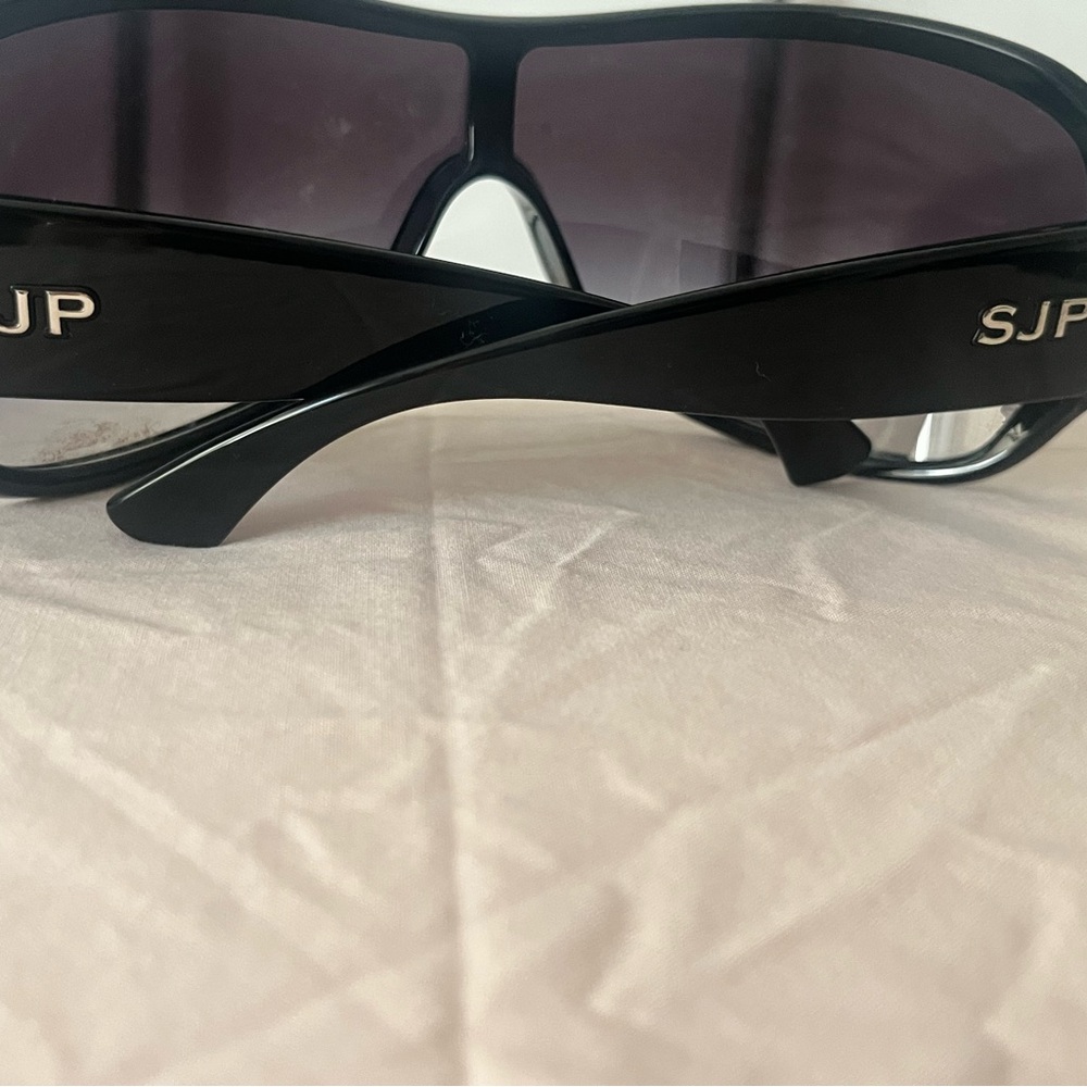 SJP x Sunglass Hut Limited Edition 90s Shield Sunglasses - NWOT